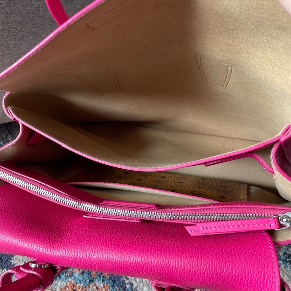 !! SOLD!! MCM Milla Medium Hot Pink - Picture 15 of 16